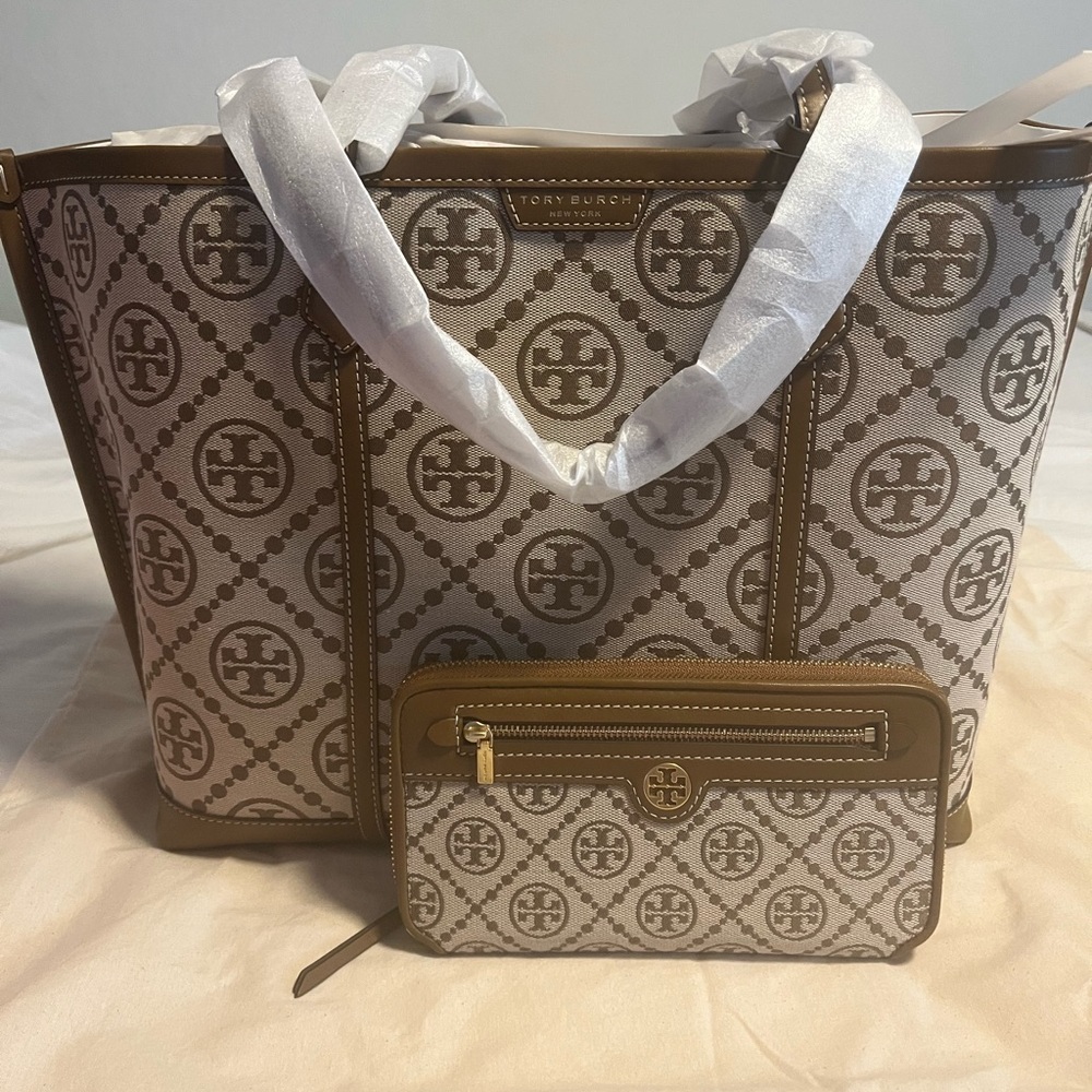 Tory Burch tote shoulder bag NWT set.